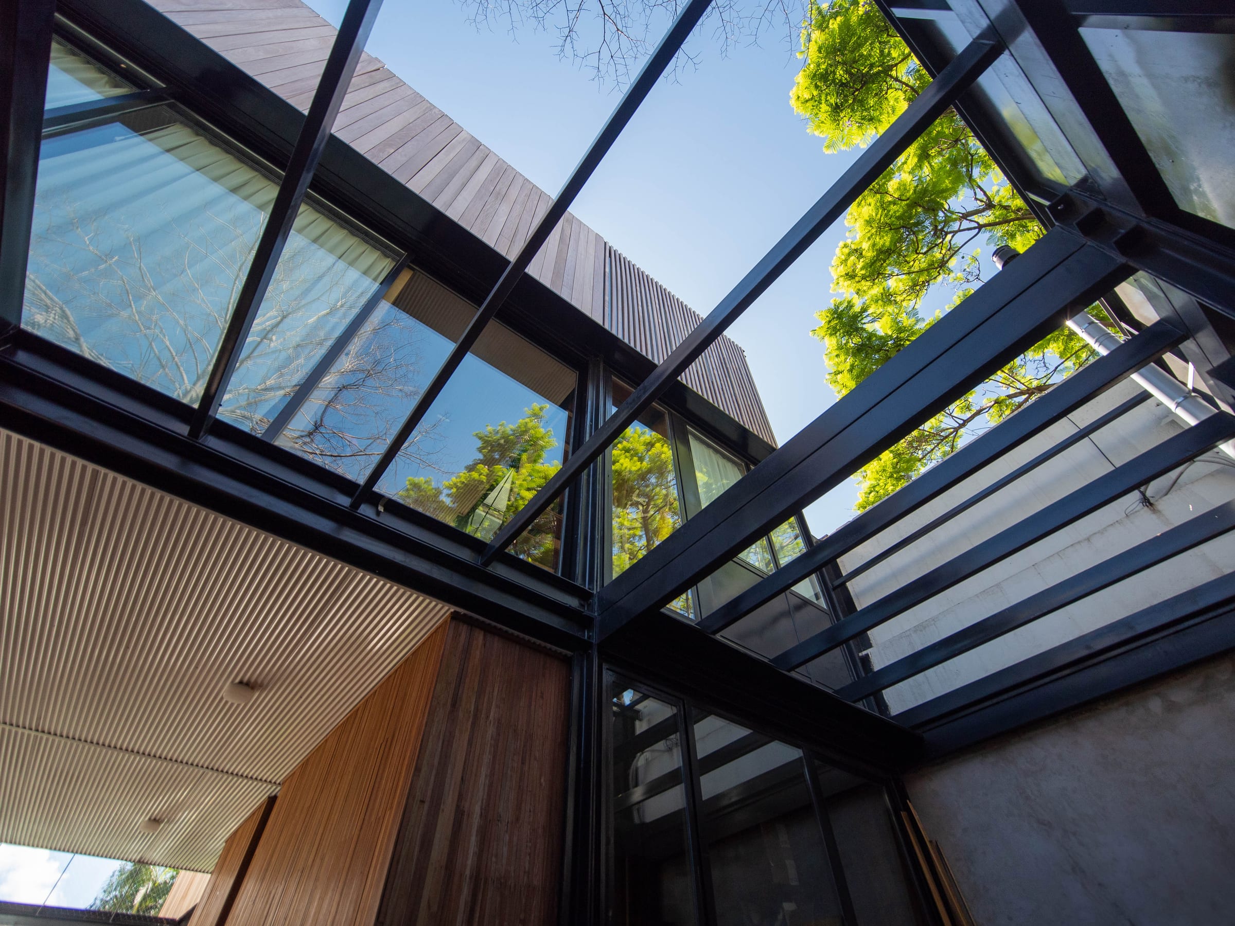 Husares 2135 — residencial de Place en Belgrano, Buenos Aires, registro audiovisual por Interval